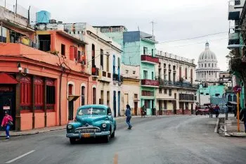 Cuba comienza a aceptar el uso de tarjetas bancarias rusas