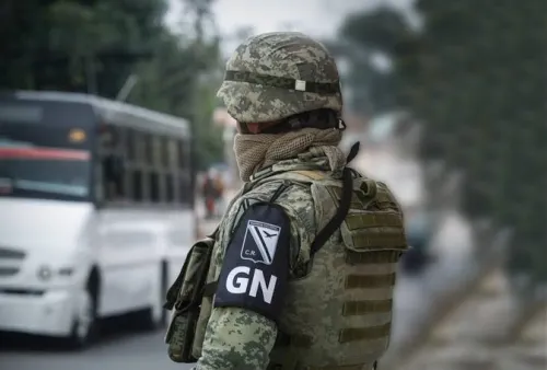 Agreden a elementos de la Guardia Nacional tras asegurar una pipa en Tecamachalco
