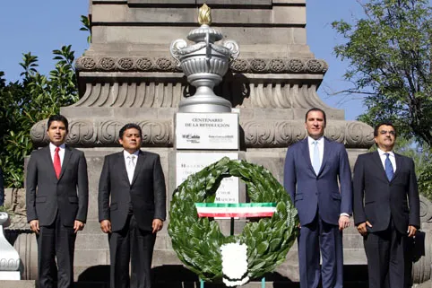 RMV preside CII Aniversario de la Revolución Mexicana