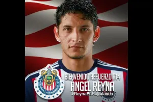 Ángel Reyna se deja seducir por Chivas; lo presumen en redes sociales