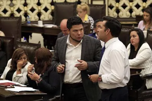 Cuando la Mayoría no Basta: La Novata Bancada Lopezobradorista del Congreso de Puebla