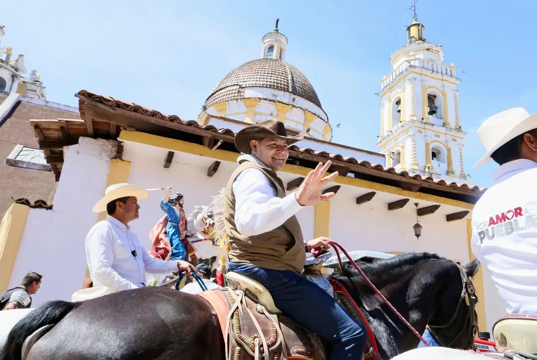 Gob Pue Armenta Cabalgata Chignahuapan