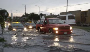 Dejan lluvias en Puebla inundaciones; se reporta caída de un rayo