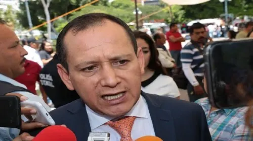 Quien no pueda con la inseguridad que se vaya, concuerda Tlachi con Barbosa