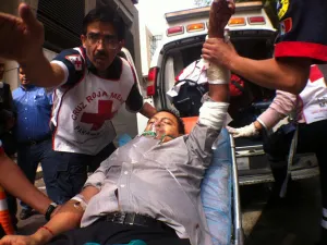 Empleado de la secretaría de salud ataca a 5 de sus compañeros con un cutter