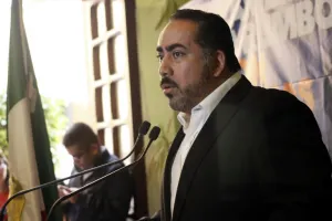 Micalco, entre la destitución y la reelección