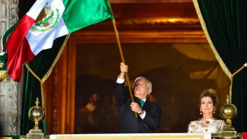 Destaca AMLO amor al prójimo y esperanza en el porvenir durante ceremonia del Grito de Independencia