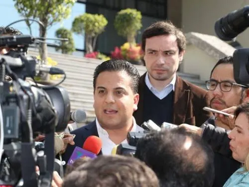 PAN va con Frente en 29 estados; 6 para gubernaturas