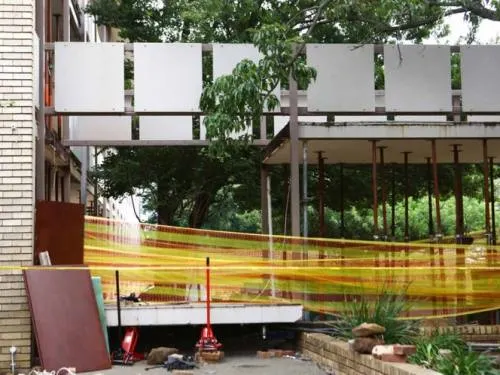 Derrumbe en colegio en Sudáfrica; tres alumnos muertos