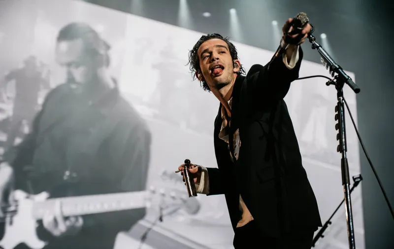 Matty Healy anuncia descanso de The 1975