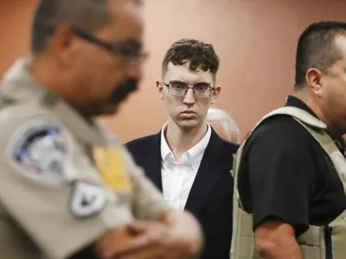 Presunto autor de masacre contra mexicanos en El Paso llega a juicio