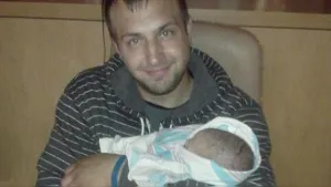 Mete al congelador a su hija de 6 semanas para que dejara de llorar