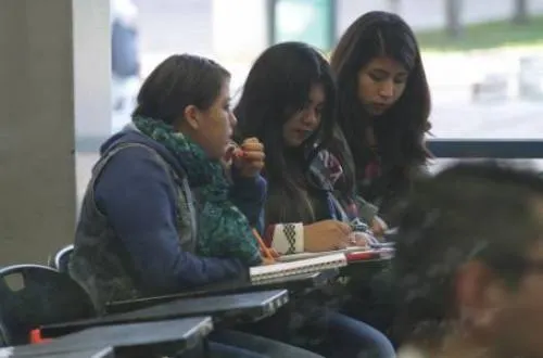 México, el país de la OCDE donde menos jóvenes van a la universidad