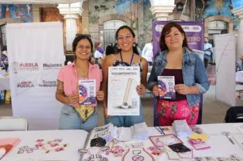 Secretaría de las Mujeres ofrece acompañamiento y talleres en Feria de Puebla