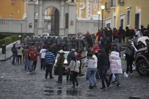 Convoy de vecinos de Palmarito exige salga el Ejército de la región