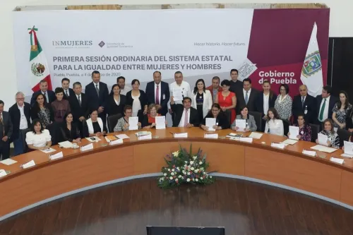 Hay mucho por hacer en favor de las mujeres: Miguel Barbosa