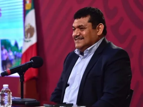 Javier May toma protesta como nuevo titular de Bienestar