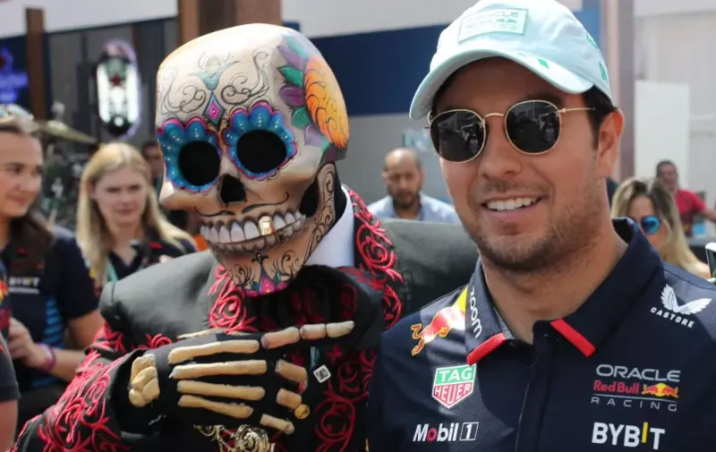 Pese a su mal momento, en Red Bull afirman que Checo Pérez tiene su lugar seguro hasta 2025