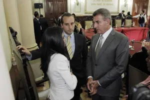 Por aumento salarial a hermanos de Pacheco, Íñigo Ocejo podría ser investigado