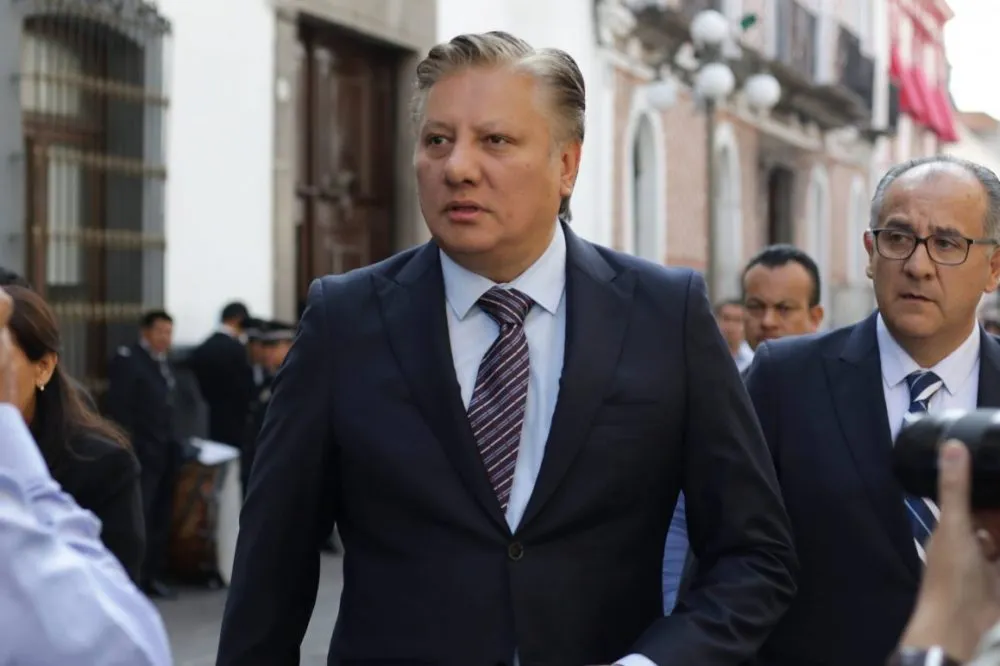 Escándalos del PMC están a punto de derribar a Fernando Morales de una pluri