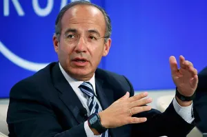 Calderón puso lápida a manglar de Tajamar