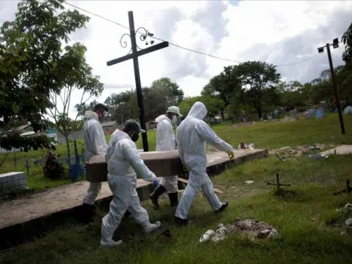 Pandemia en AL no ha llegado a pico, alerta OMS