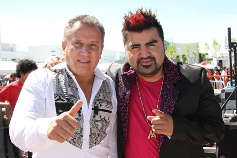 Entre música y antojitos mexicanos EAI se unió a la verbena mexicana