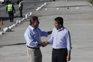 Gali acompaña a Rivera supervisando pavimentación del Camino a Tlaltepango