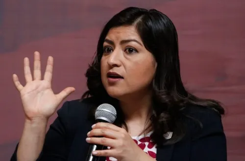 ¿Coordinación o subordinación?, el dilema de Claudia Rivera