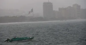 Hay depresión tropical en el Pacífico, al suroeste de costas mexicanas