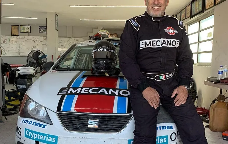 Julio Bracho de actor a piloto de autos