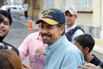 Eugenio Derbez llega a Puebla para participar en las grabaciones de “El Juicio”