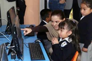 Inaugura SMDIF Puebla aula de medios en preescolar La Corregidora