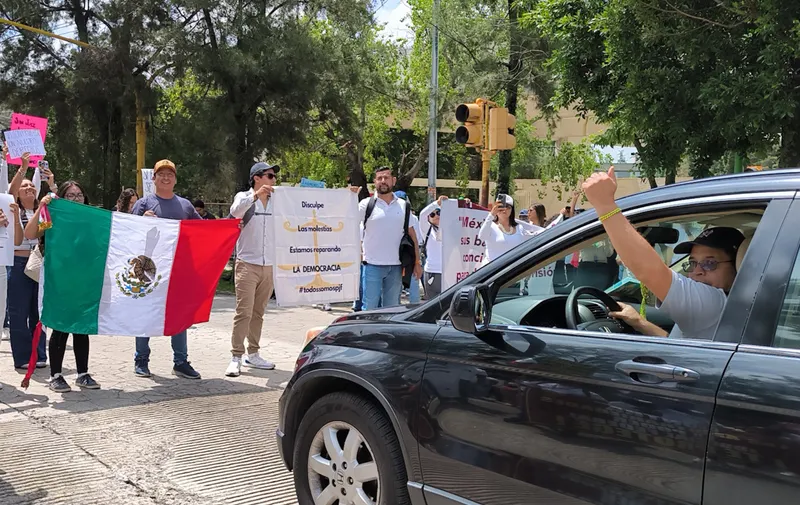 Estudiantes de Ibero Puebla protestan contra la reforma judicial por temor a pérdida de libertades