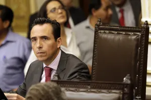 Exhorta Pablo Fernández al ayuntamiento eliminar cobro en estacionamientos
