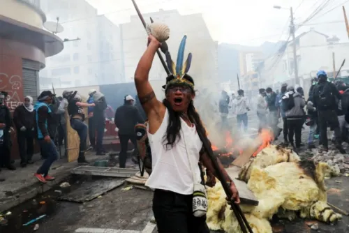 Producción petrolera de Ecuador a la baja por manifestaciones