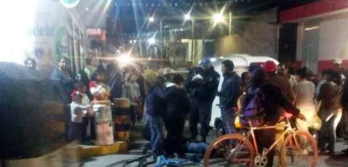 Mototaxi causa accidente y deja una persona herida en Acatzingo