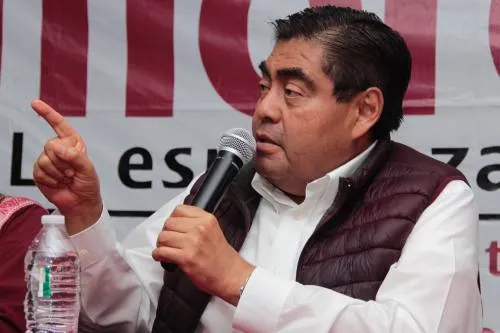 Suspensión de la marcha fue para evitar actos de violencia en Puebla: Barbosa