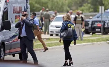 Aumenta a 21 el número de fallecidos en tiroteo de primaria en Texas