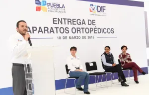 Entrega SEDIF aparatos ortopédicos a personas de escasos recursos