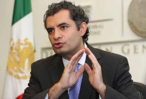 La Inusual Cadena de Actos Inusuales que Anteceden el Destape del Tapado