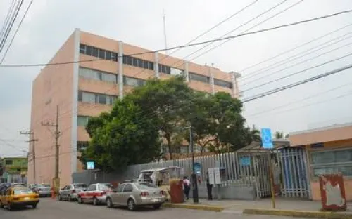 Cesan a director de hospital de Pemex en Tabasco; niegan que sea por medicamento contaminado
