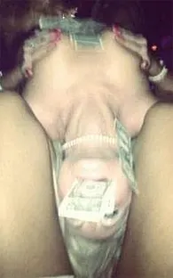 Rihanna sube foto con stripper
