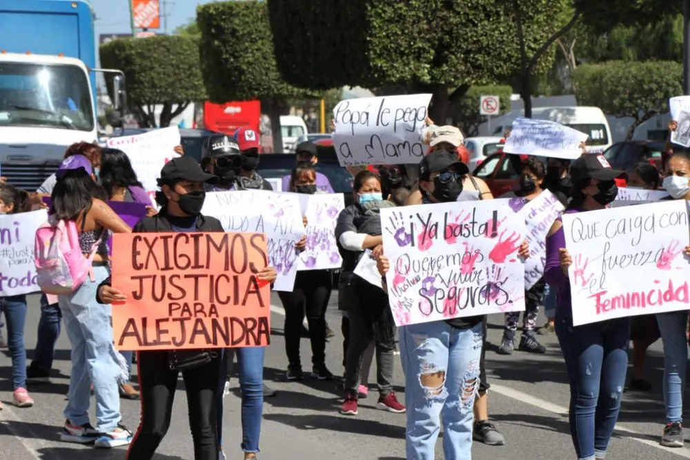 Marchan por feminicidio de Alejandra, asesinada en Tehuacán