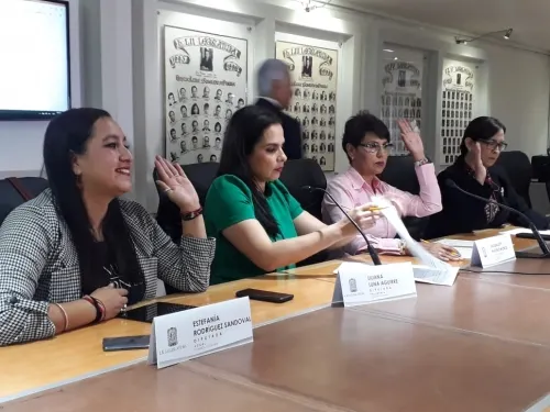Aprueban en Comisión exhorto para que se instalen ofrendas en honor a Emiliano Zapata
