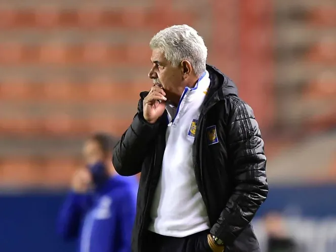Tuca da por resuelta su renovación de contrato con Tigres
