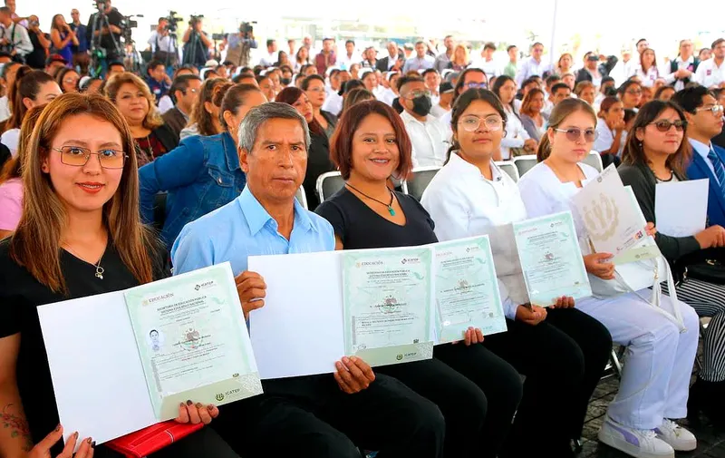 cespedes-peregrina-certificaciones-icatep