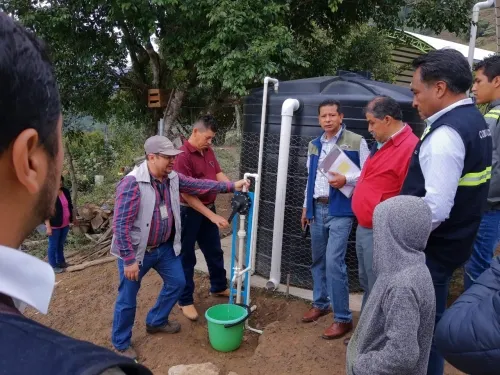 Implementa gobierno del estado acciones para abastecer de agua potable a zonas rurales