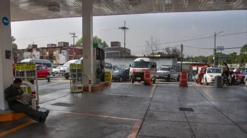 La estrategia que el SAT implementará para combatir el desabasto de gasolina