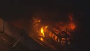 Brotan disturbios en Brasil; incendian autobuses